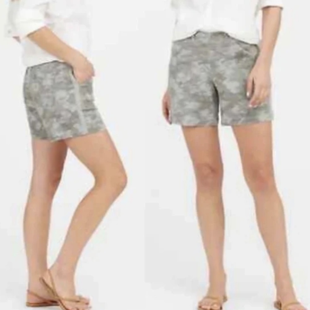 SPANX Stone Wash Camo Stretch Twill Short L